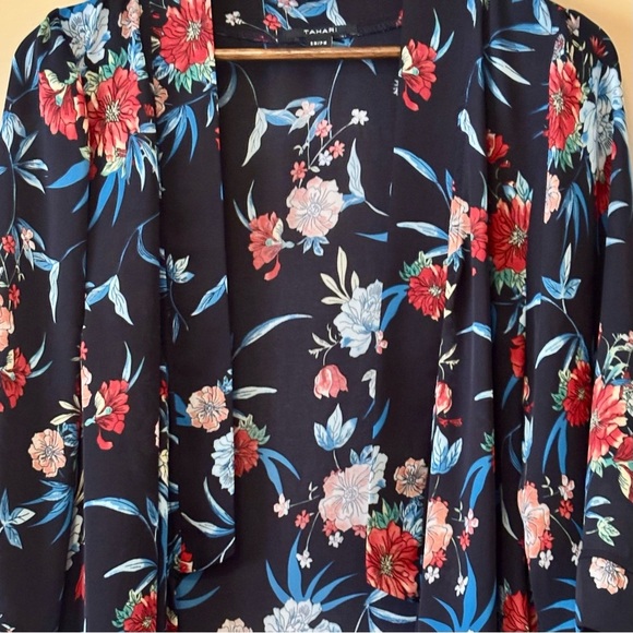 Tahari| Gorgeous Floral Kimono Mid-Length Wrap with Red and Blue Hues Sz S/M - Picture 3 of 7